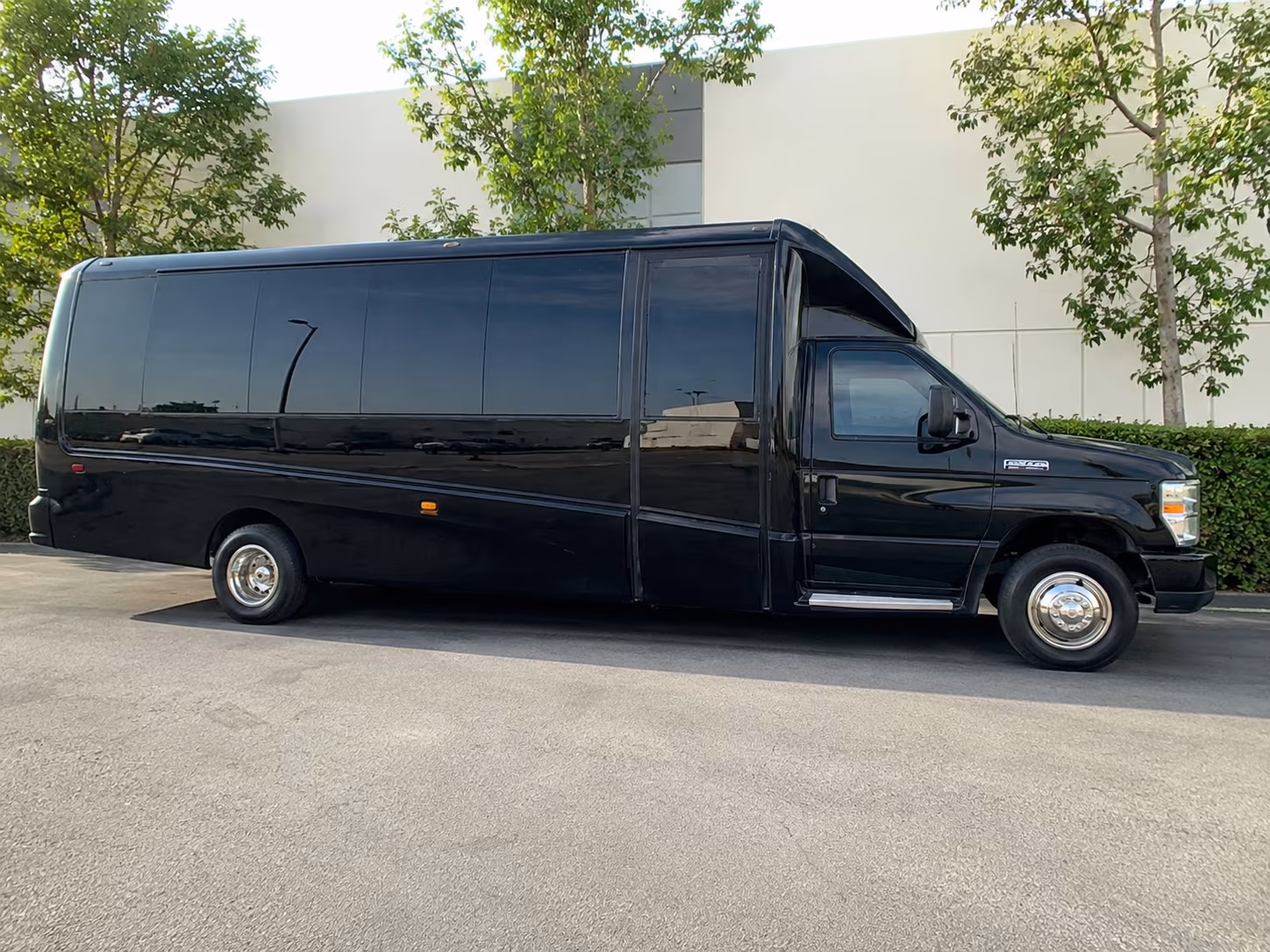buses for bands performers and music groups traveling from palmdale
