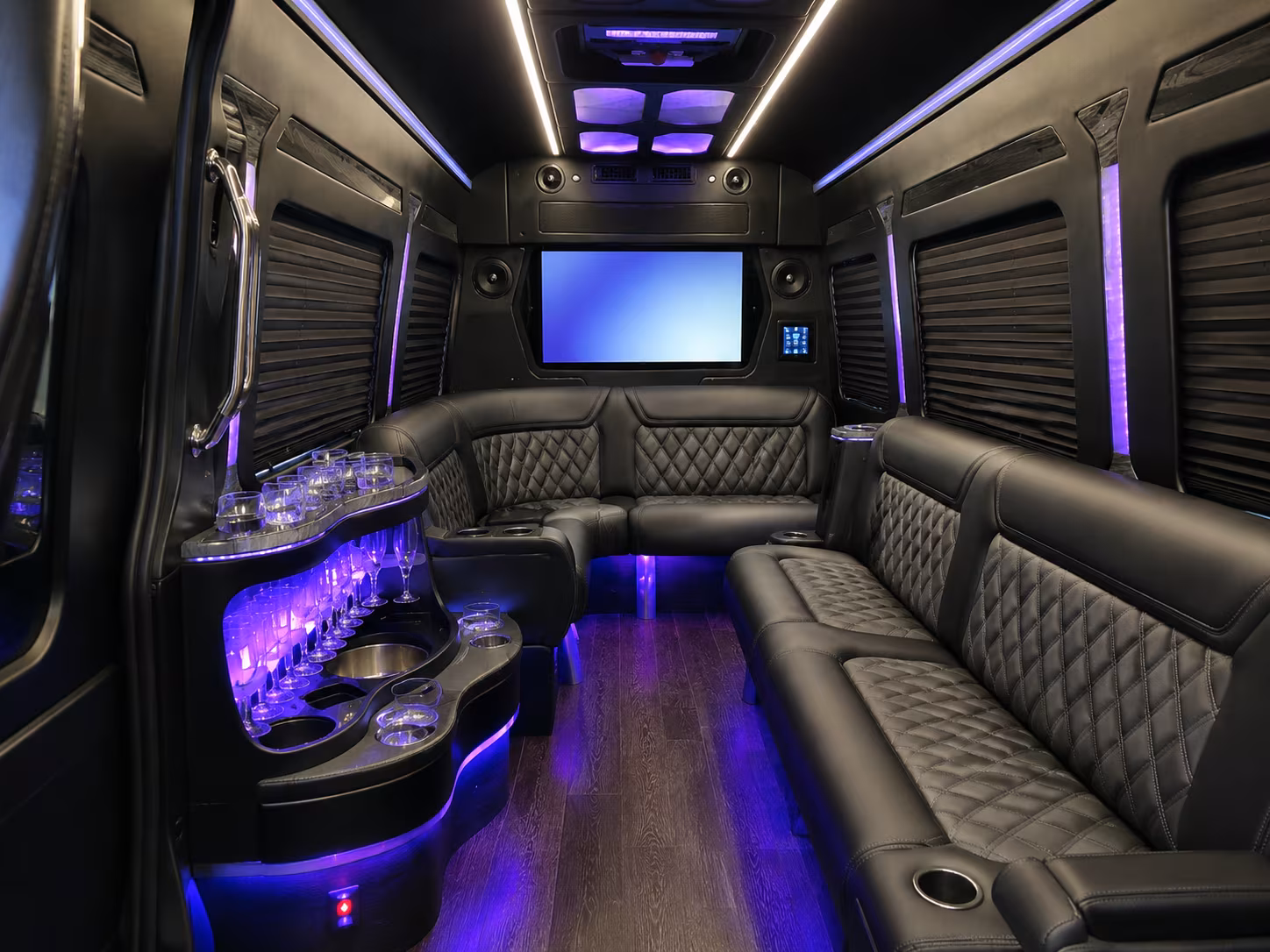 hotel to venue shuttle buses for palmdale corporate meetings and retreats