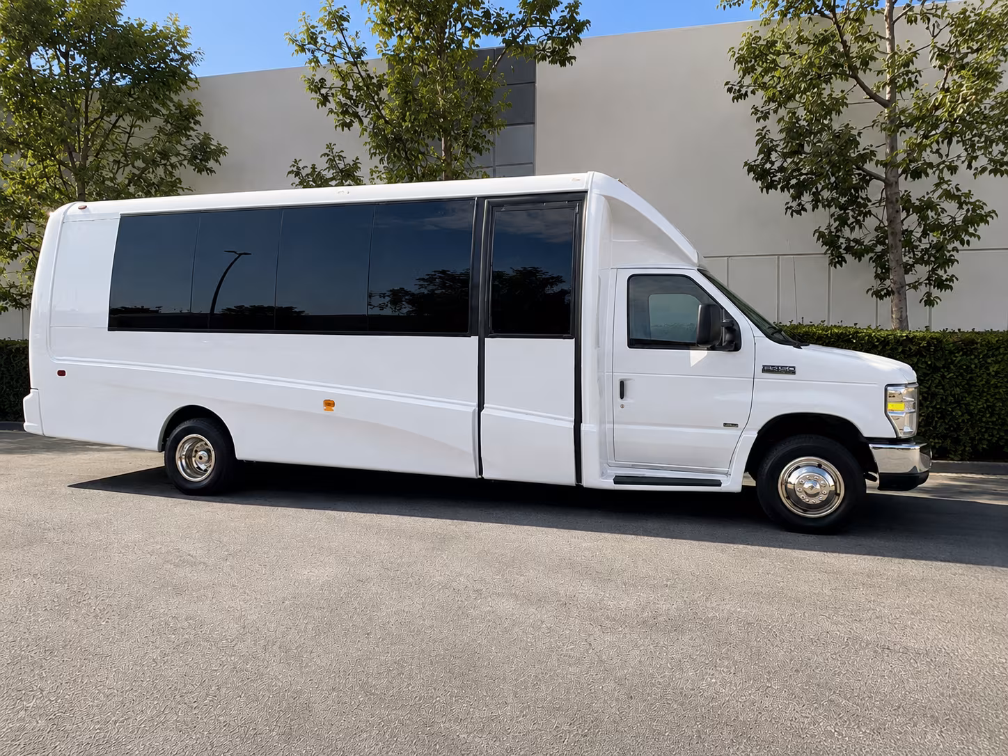 minibus rentals for palmdale bridal party transportation