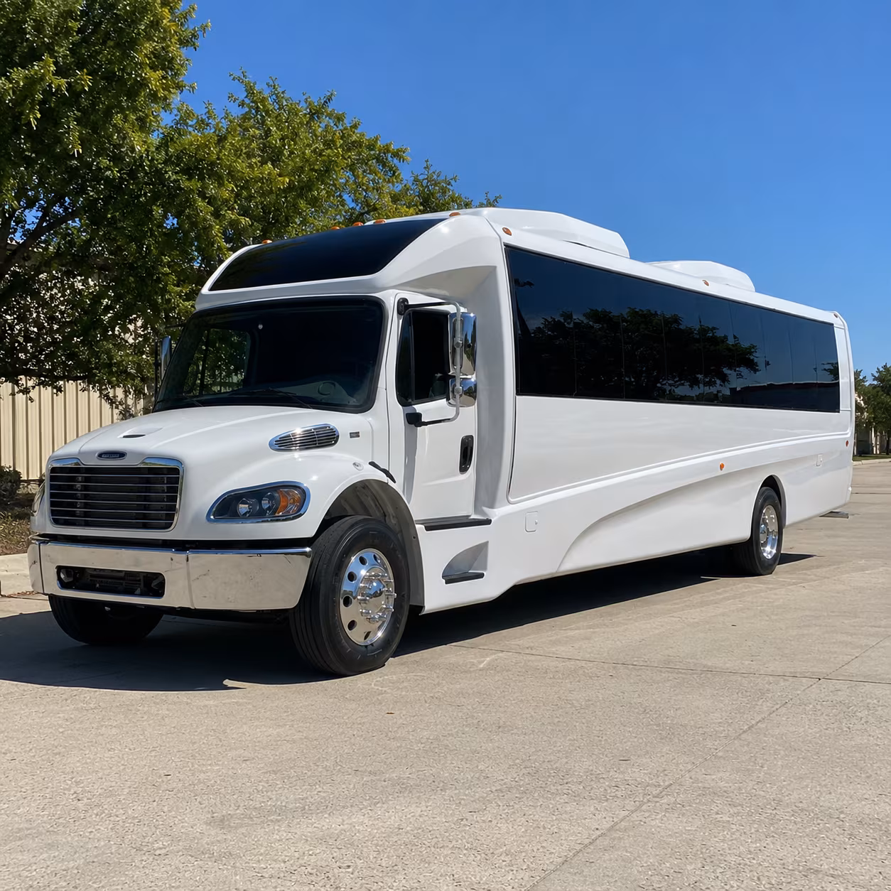 palmdale 25 passenger minibus