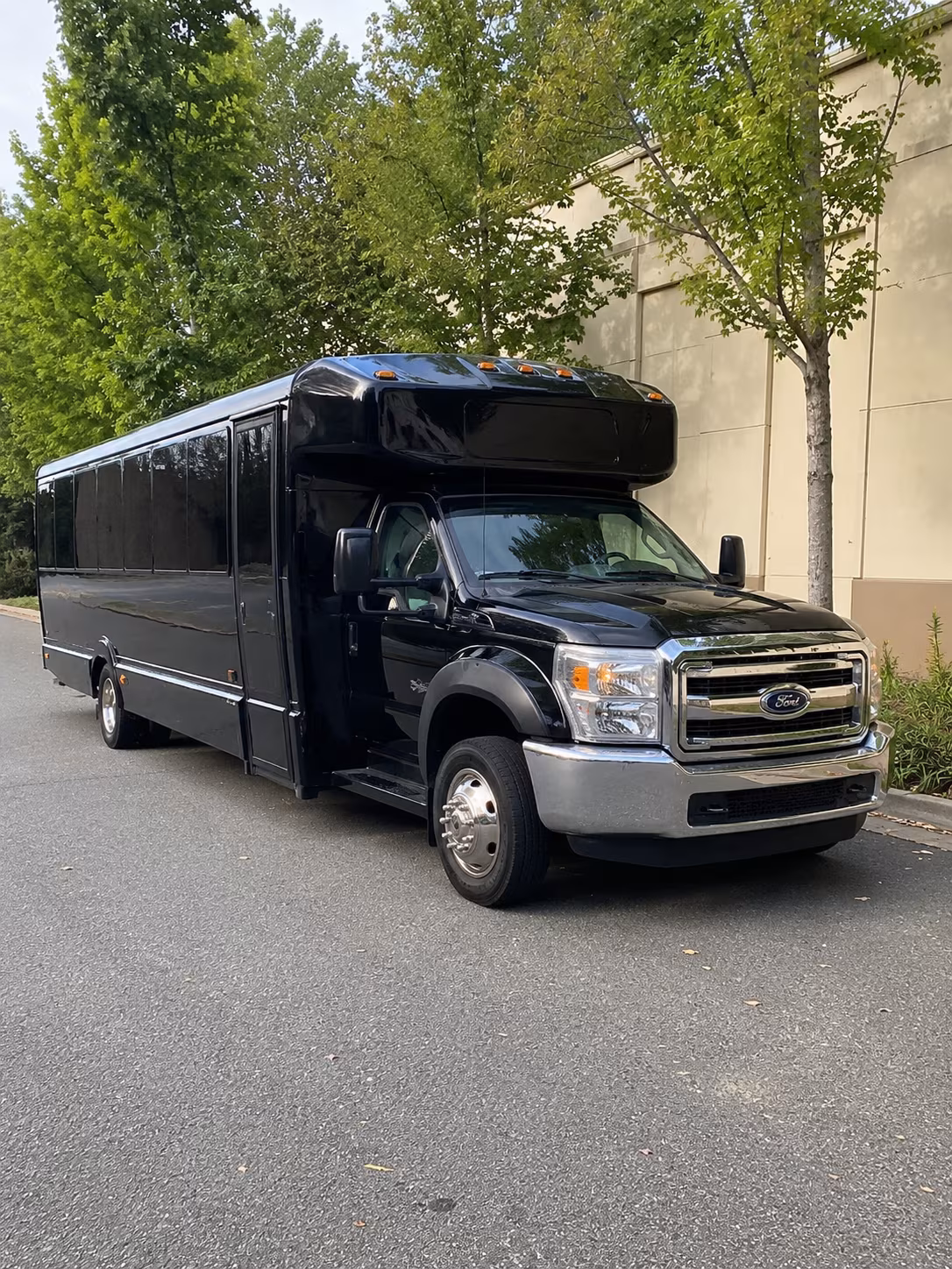party buses to crypto com arena for kings and lakers games