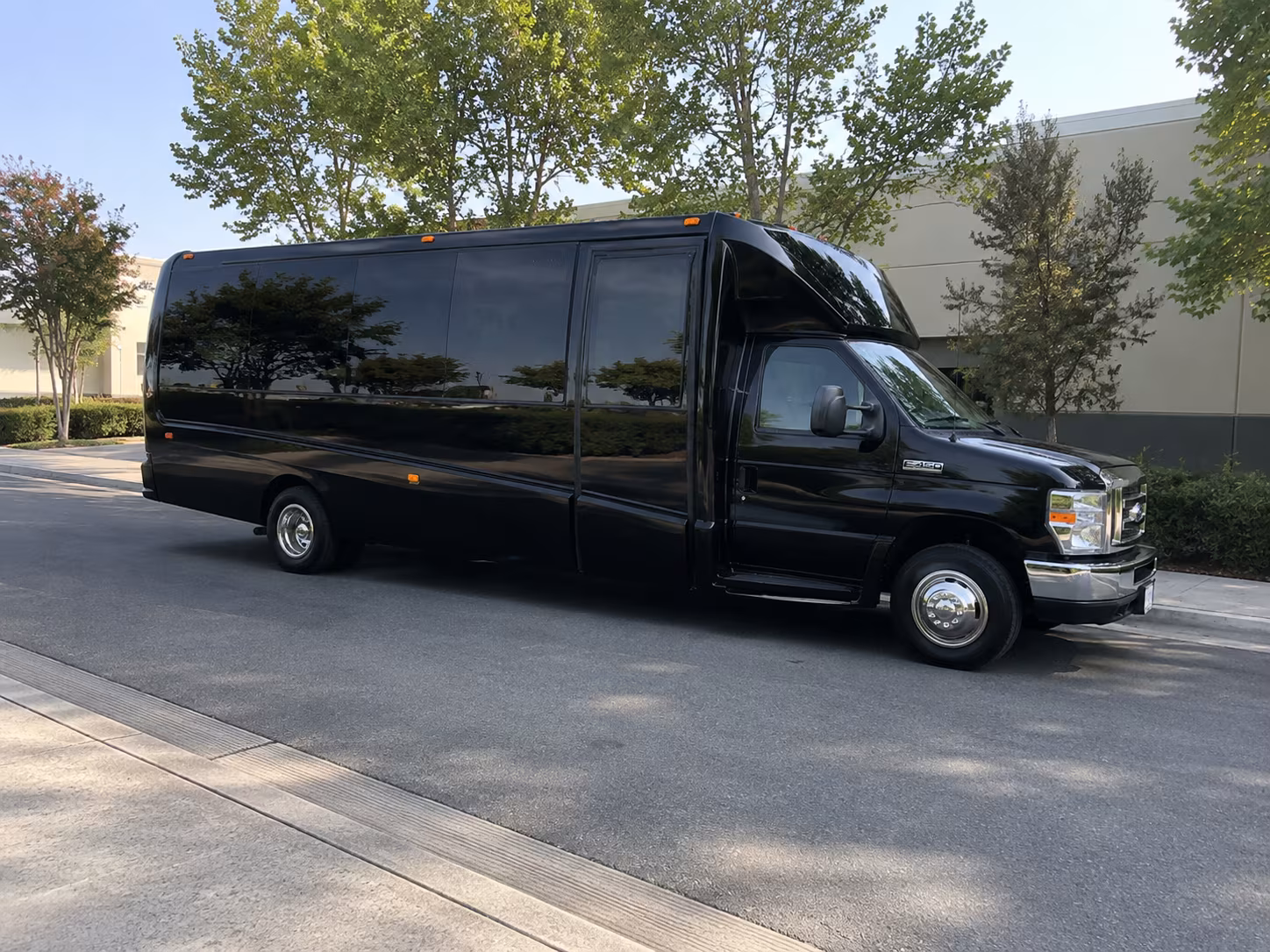 rent a party bus in palmdale for pete knight and quartz hill prom nights